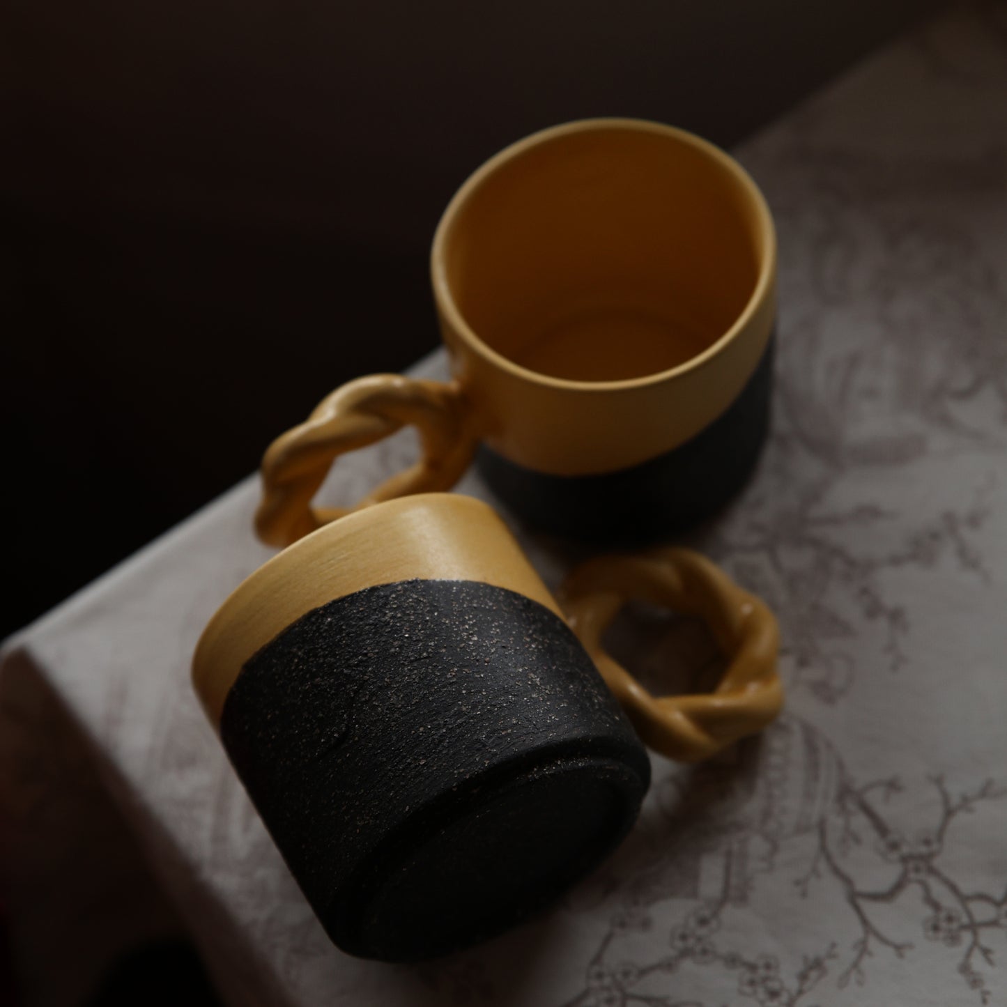 Stone Black Almond Fincan