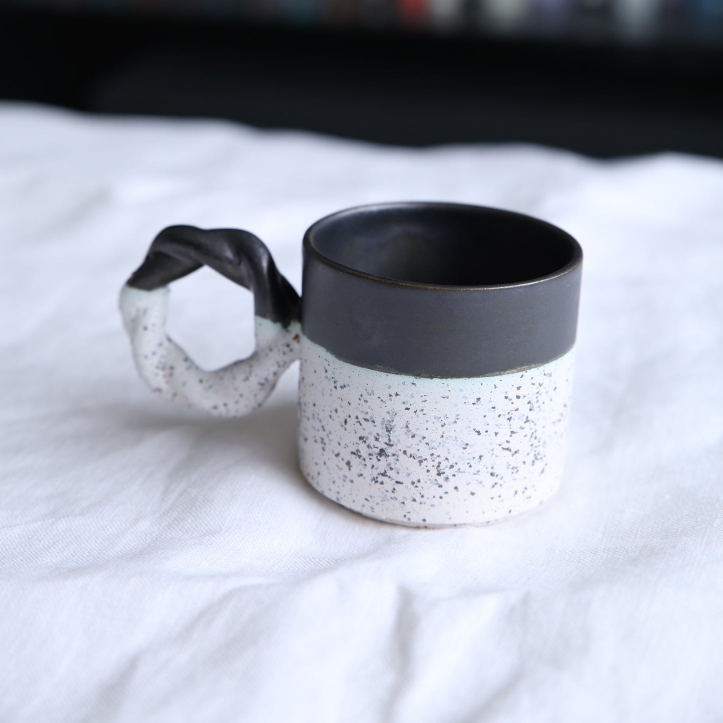 Stone Black White Fincan